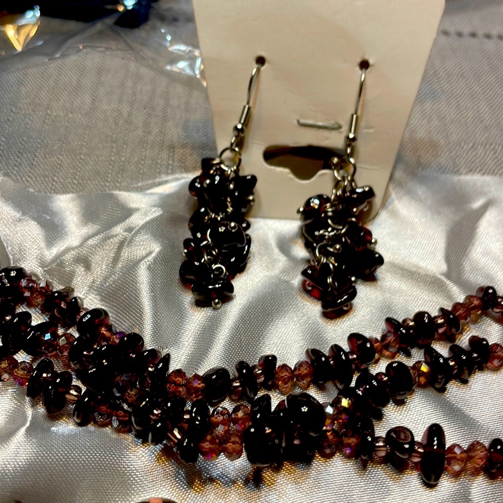 Simulated purple/red Pink multi stone set with magnetic clasps